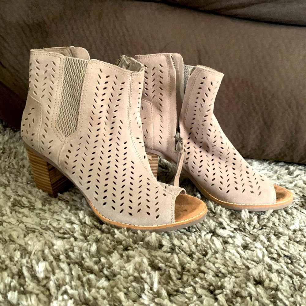 Opened Toed Toms Heels